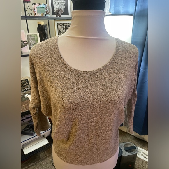 Beautiful lightweight, casual sweater - Picture 5 of 5